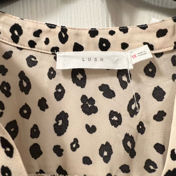 Size 1x quarter length sleeve top - Picture 3 of 3